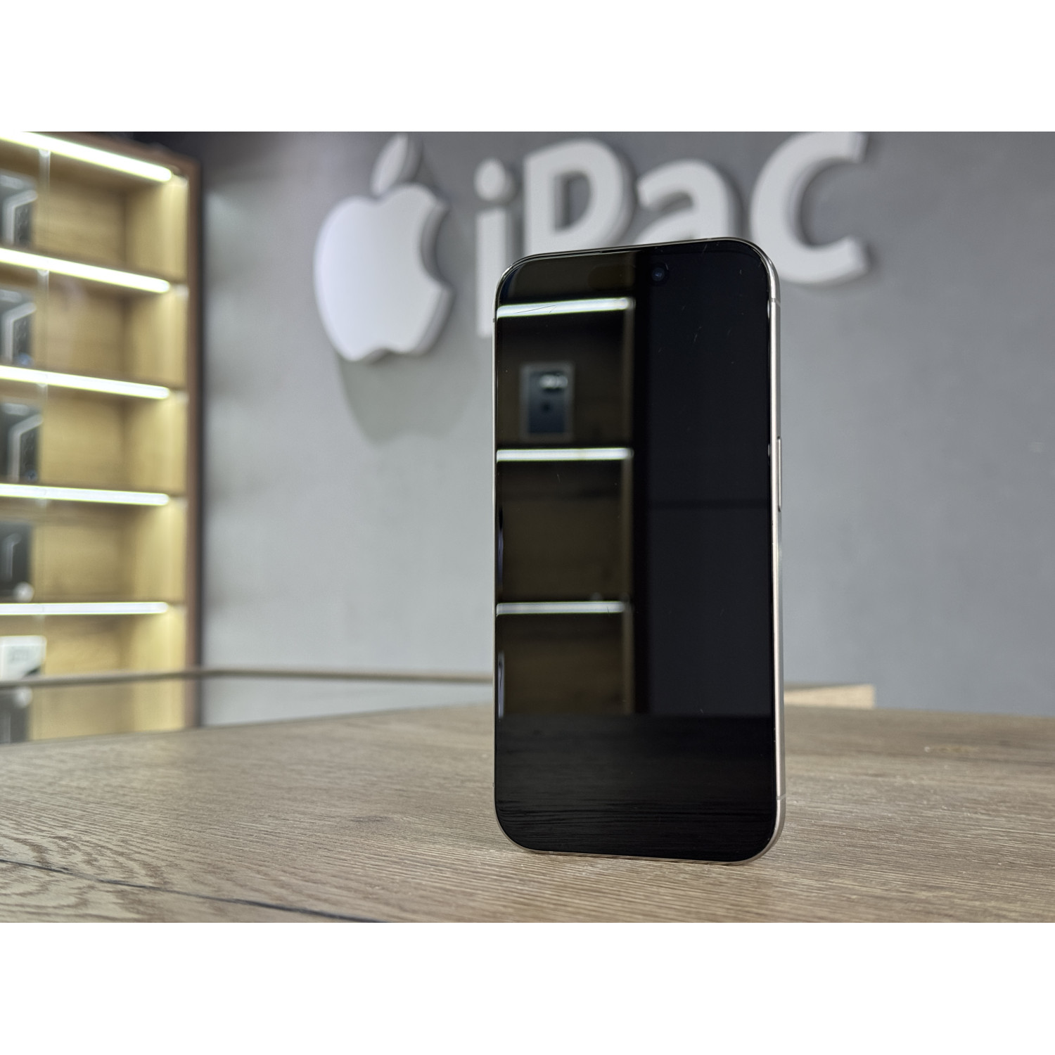 Apple iPhone 15 Pro 256 ГБ Натуральный титан Б/У