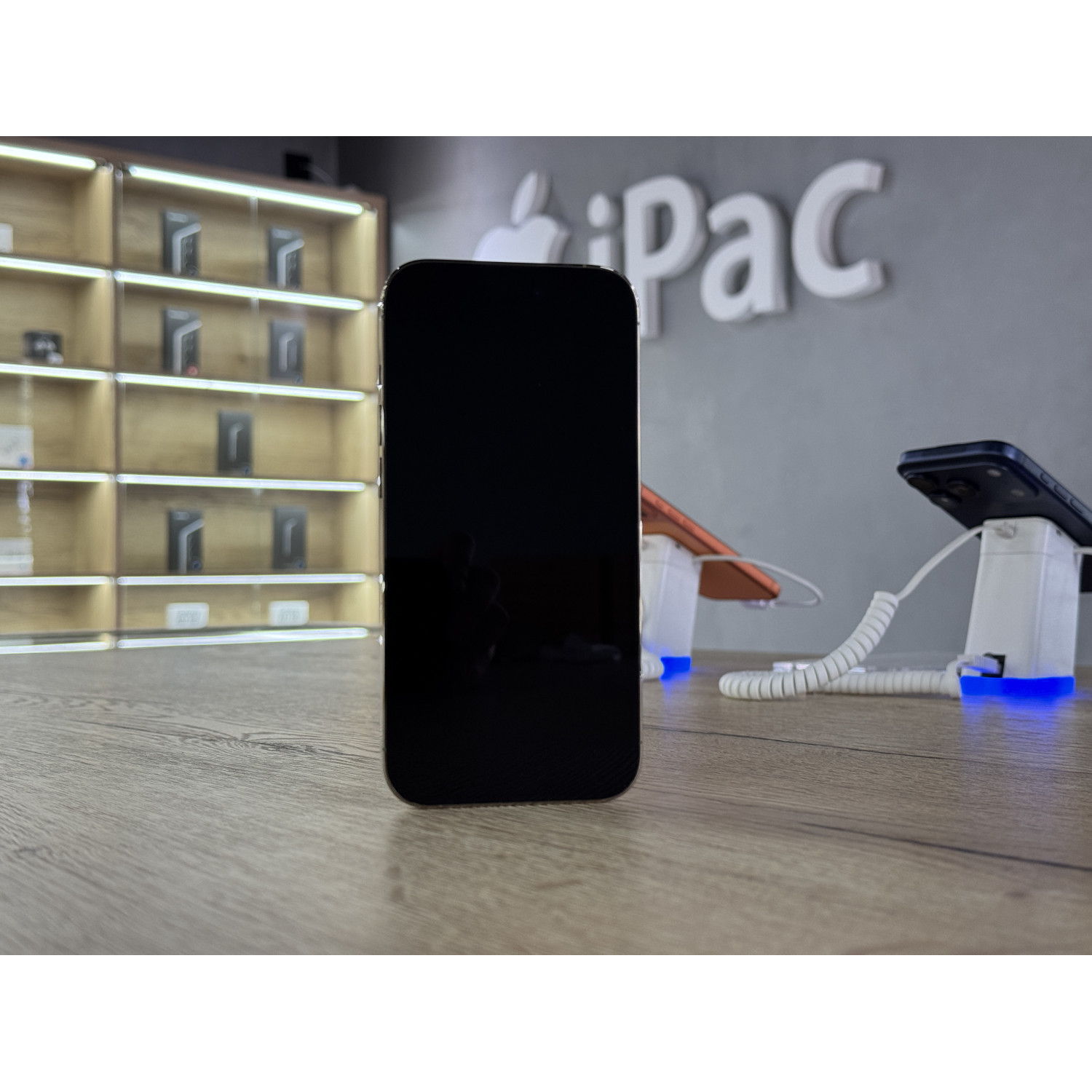 Apple iPhone 14 Pro 256 ГБ (eSIM + SIM) Золотистый Б/У