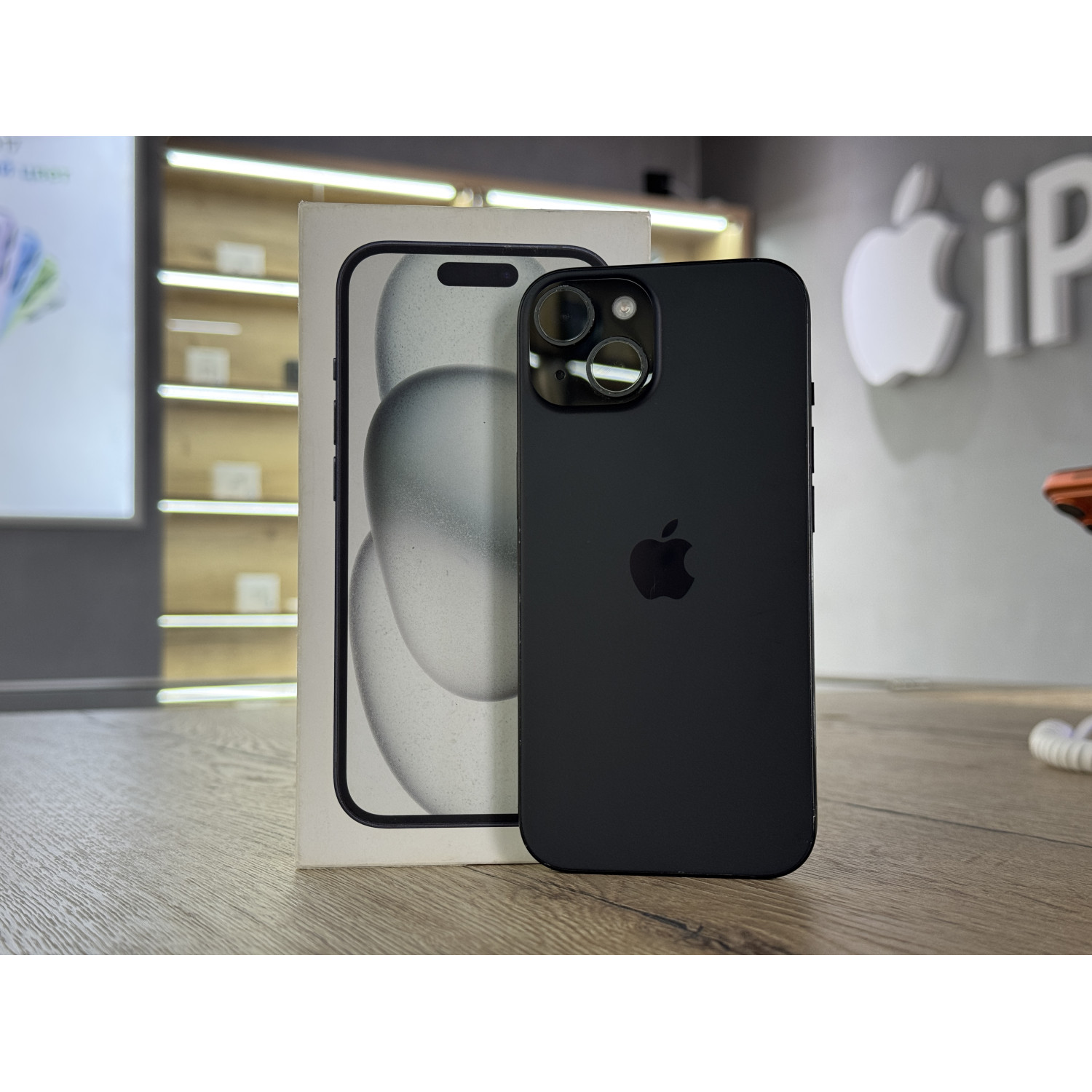 Apple iPhone 15 256 ГБ Черный Б/У class=