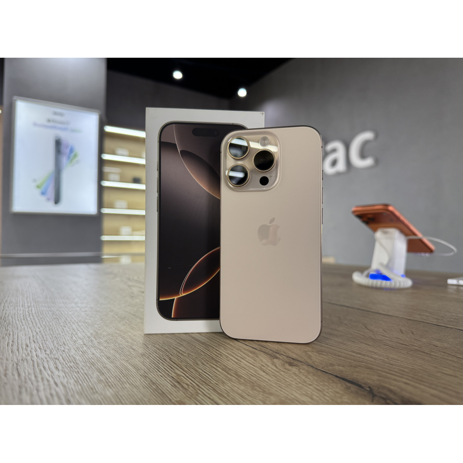 Apple iPhone 16 Pro 512 ГБ (eSIM + nano SIM), «Песчаный титановый» Б/У class=
