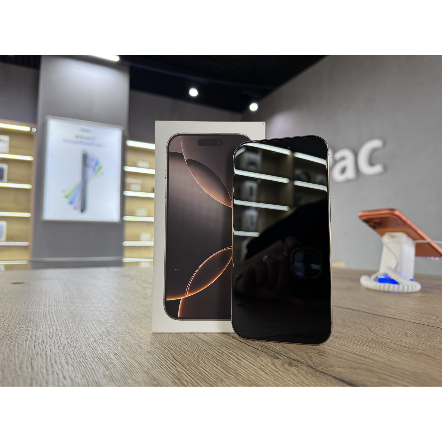 Apple iPhone 16 Pro 512 ГБ (eSIM + nano SIM), «Песчаный титановый» Б/У