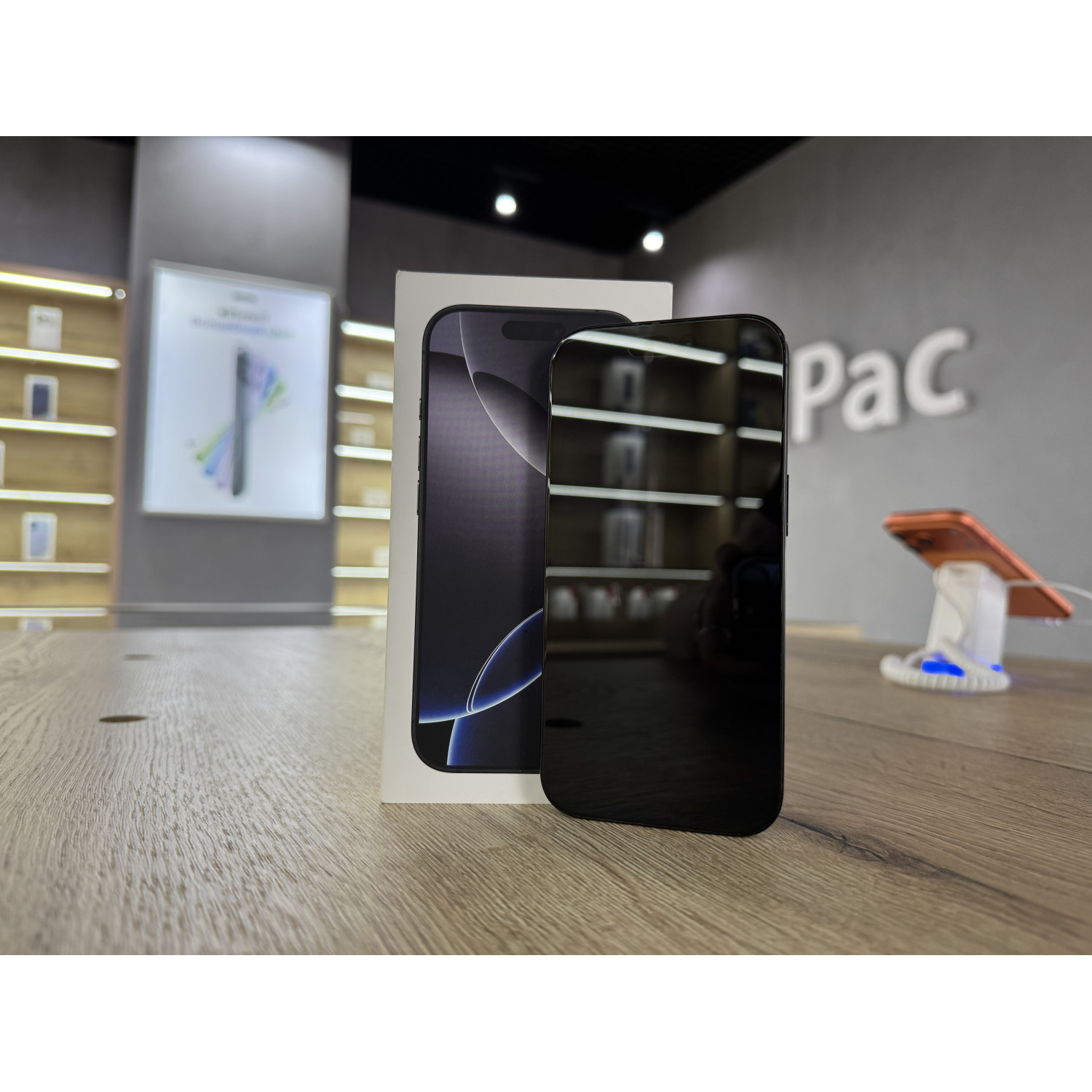 Apple iPhone 16 Pro 256 ГБ (eSIM + nano SIM), Титановый черный Б/У