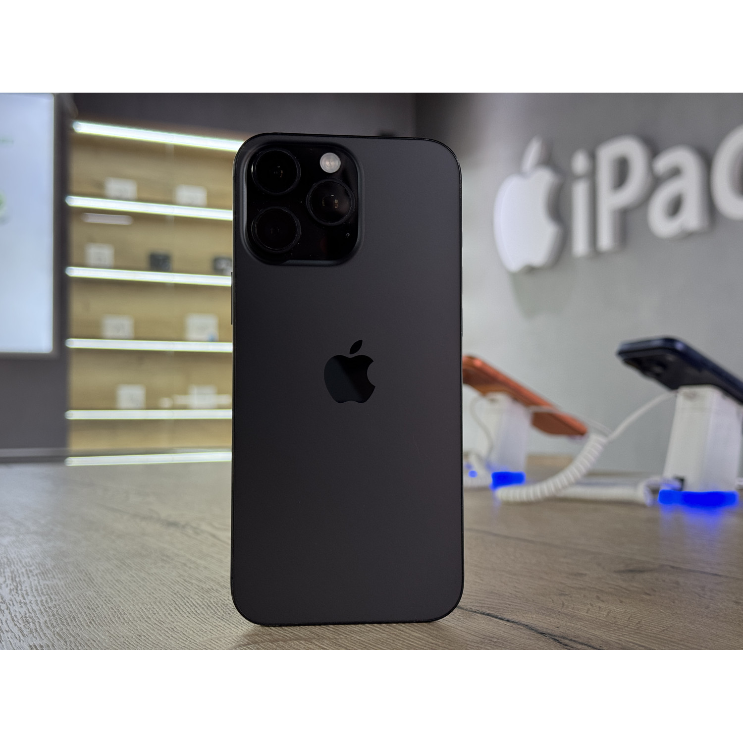 Apple iPhone 16 Pro Max 256 ГБ (eSIM + nano SIM), «Титановый чёрный» Б/У class=