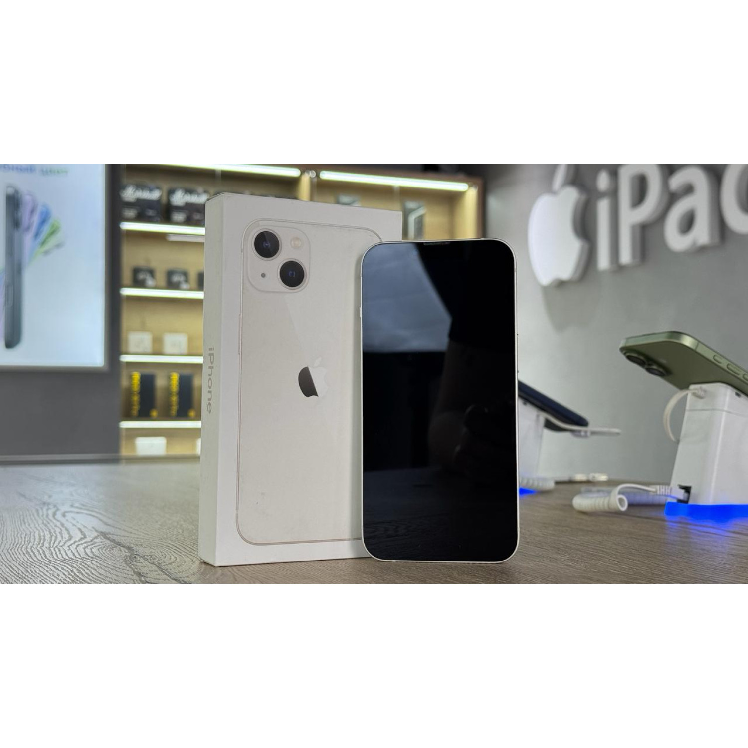 Apple iPhone 13 128Gb Сияющая звезда Б\У