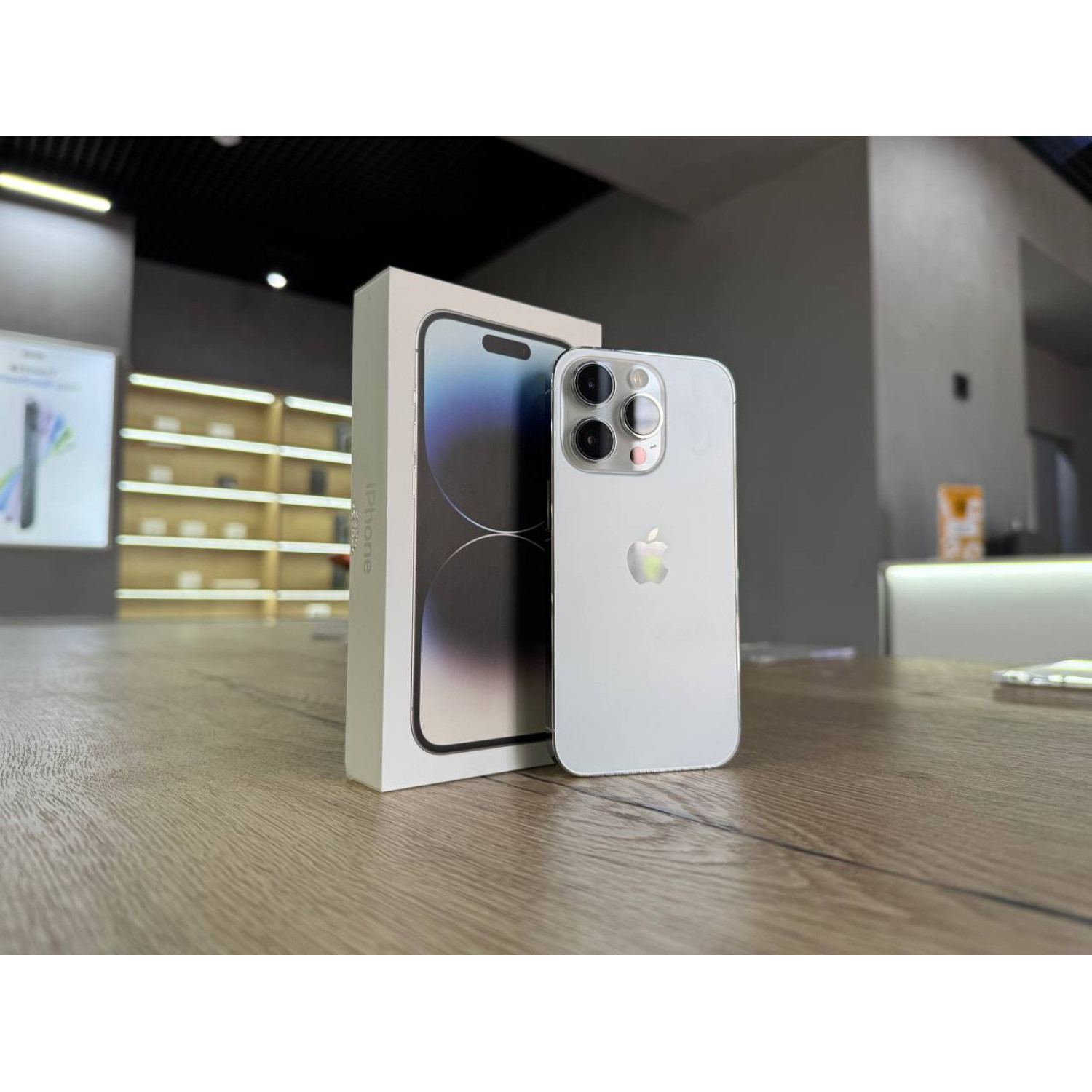 Apple iPhone 14 Pro 128Gb Серебристый Б\У class=