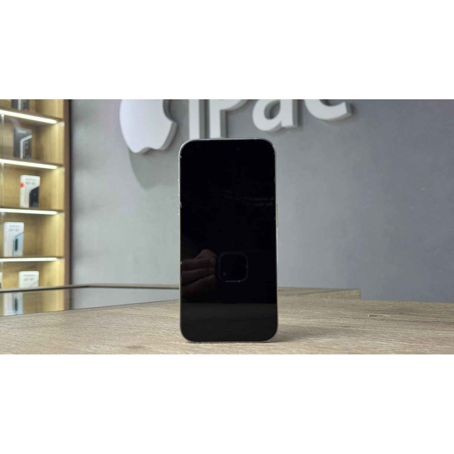 Apple iPhone 15 Pro 128Gb Натуральный титан Б\У