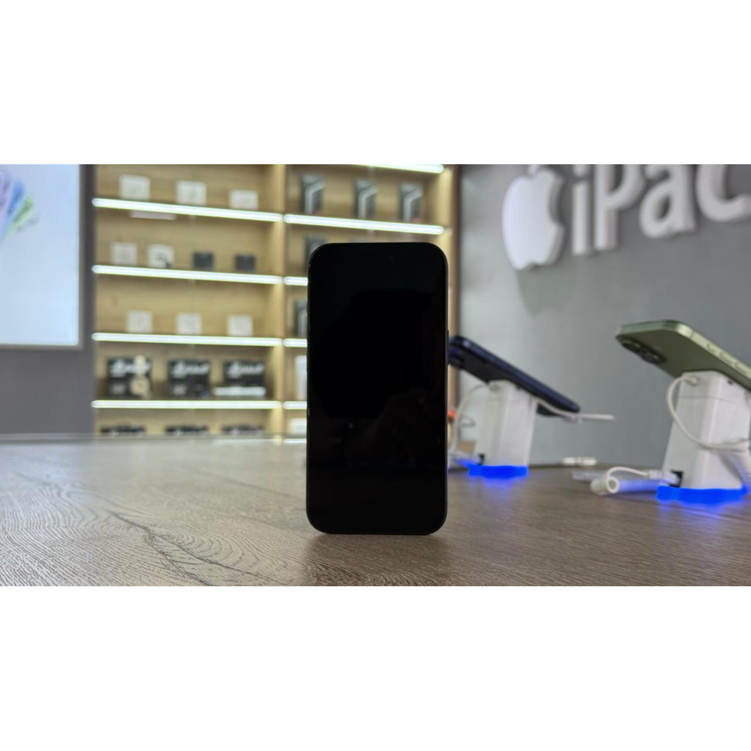 Apple iPhone 15 128Gb Черный Б\У
