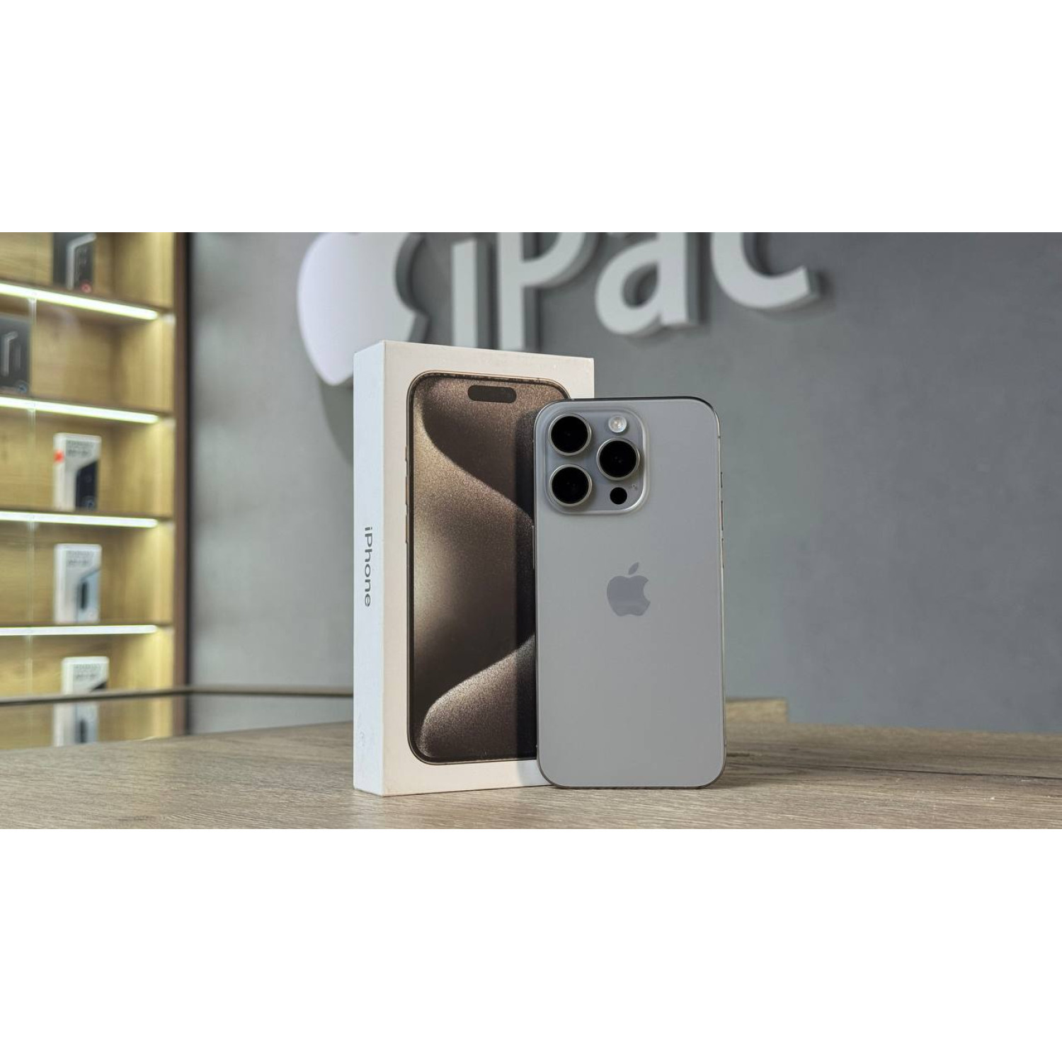 Apple iPhone 15 Pro 256Gb Натуральный титан Б\У class=