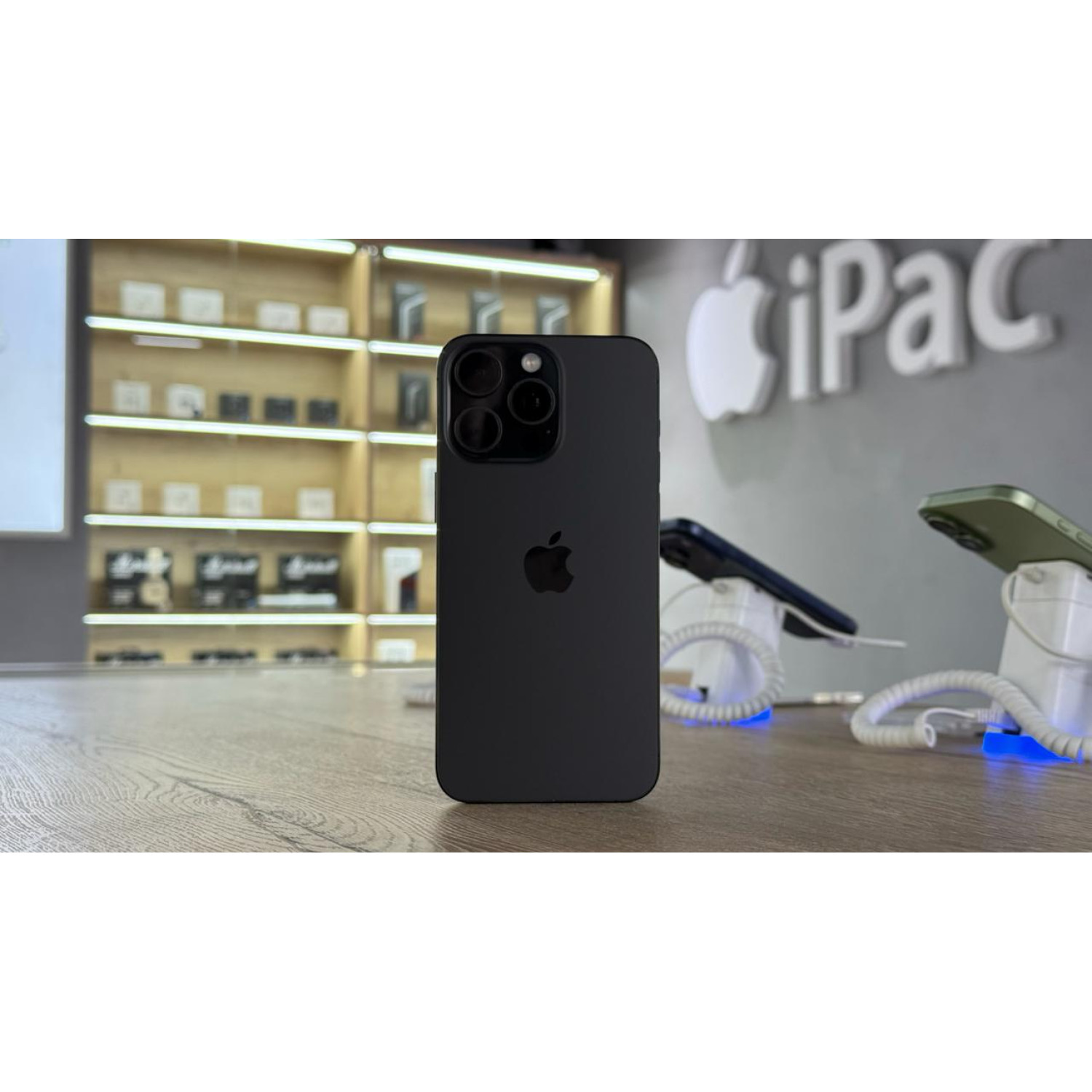 Apple iPhone 15 Pro Max 256Gb Черный Б\У class=