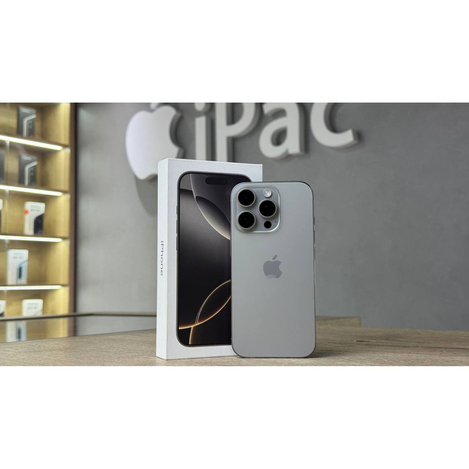Apple iPhone 16 Pro 128Gb Натуральный титан Б\У class=