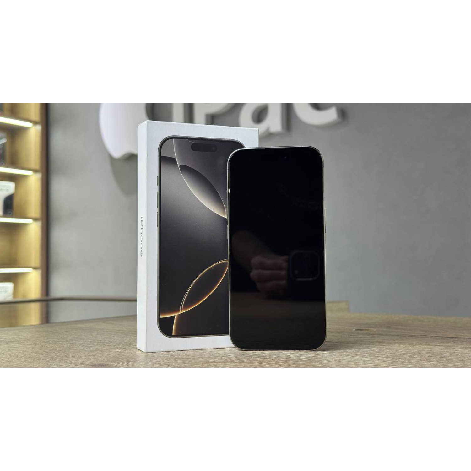 Apple iPhone 16 Pro 128Gb Натуральный титан Б\У