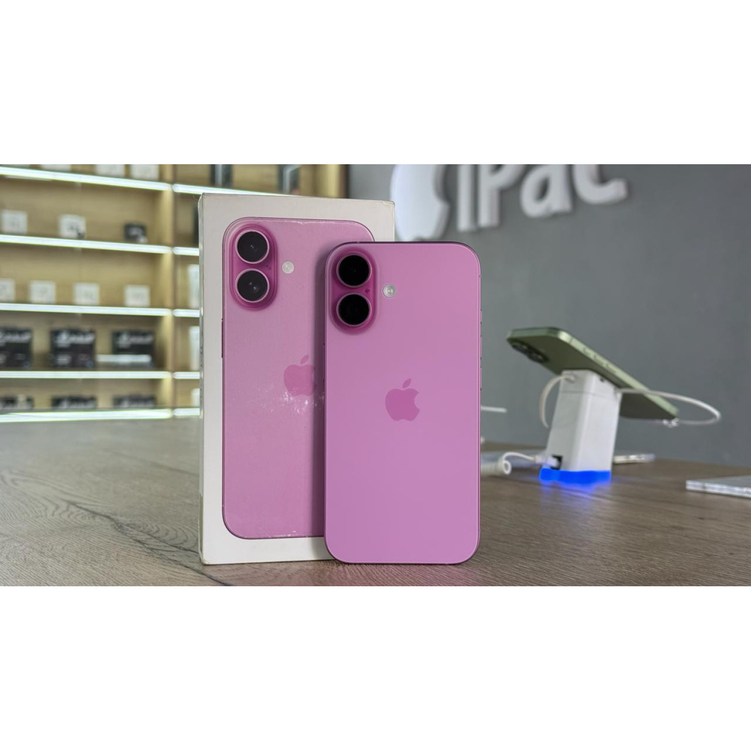Apple iPhone 16 128Gb Розовый Б\У class=