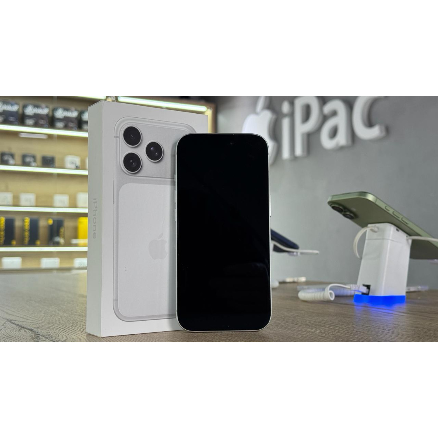 Apple iPhone 17 Pro 256Gb Sim+Esim Серебристый Б\У